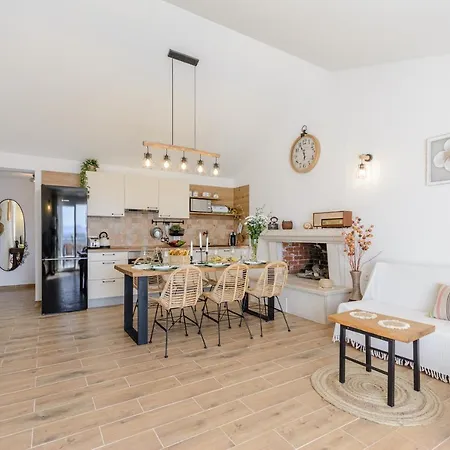 Nono Ante With Heated Pool Supetar